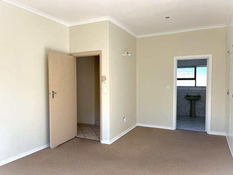4 Bedroom Property for Sale in Heather Park Western Cape